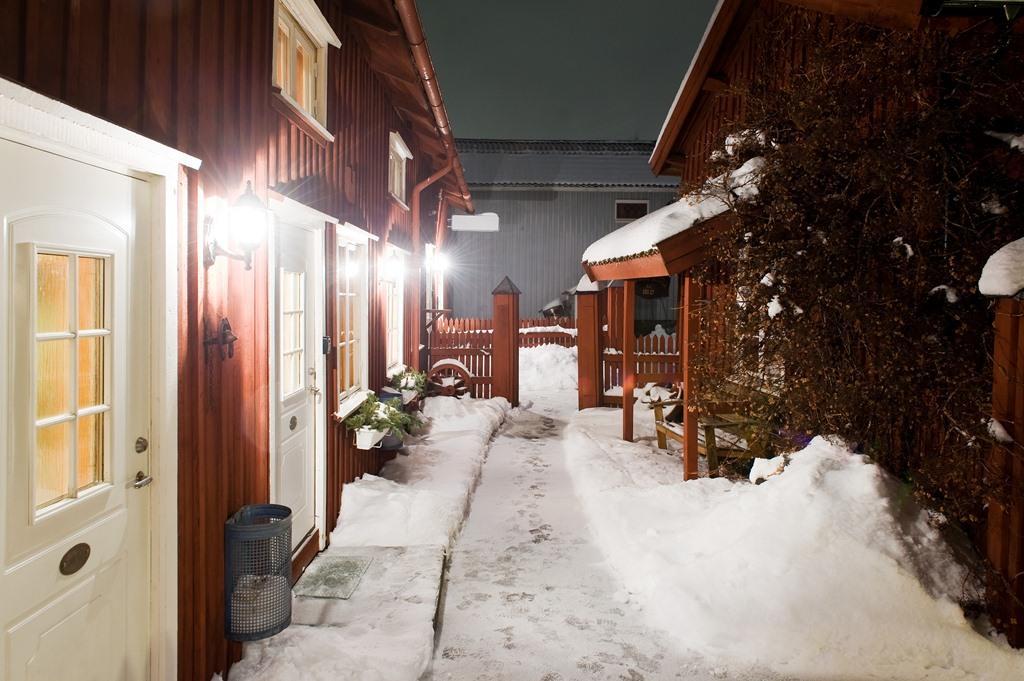 Hotell Mikaelsgarden Vargarda Exterior photo