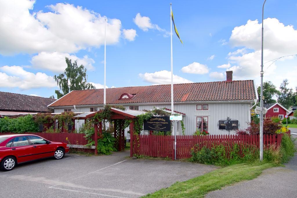 Hotell Mikaelsgarden Vargarda Exterior photo