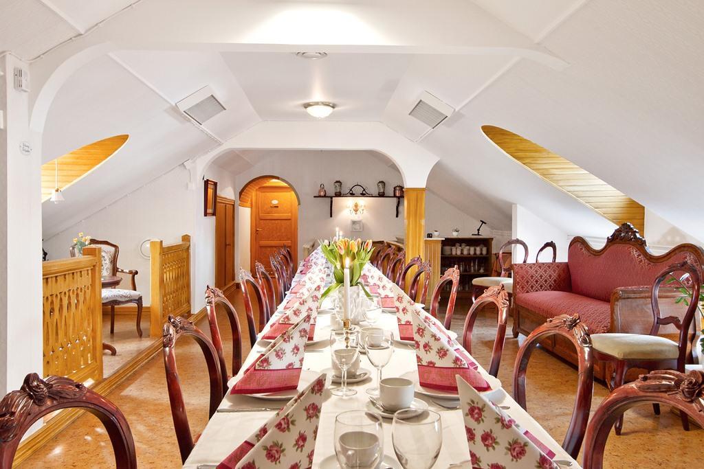 Hotell Mikaelsgarden Vargarda Exterior photo